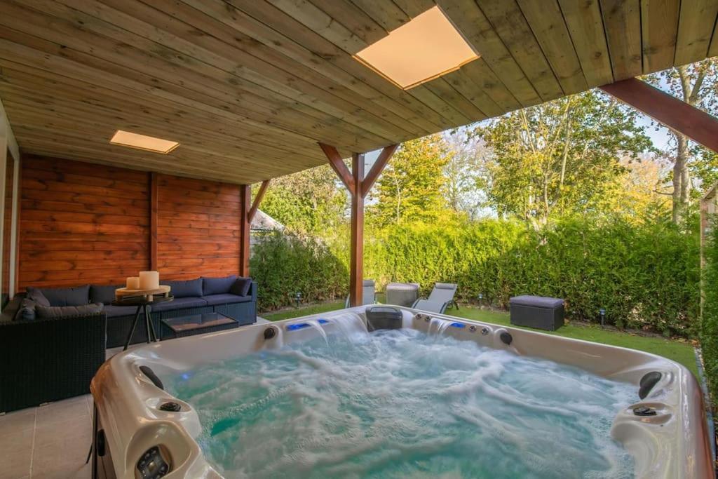 Wellness Studio Tiel Met Sauna En Jacuzzi Экстерьер фото